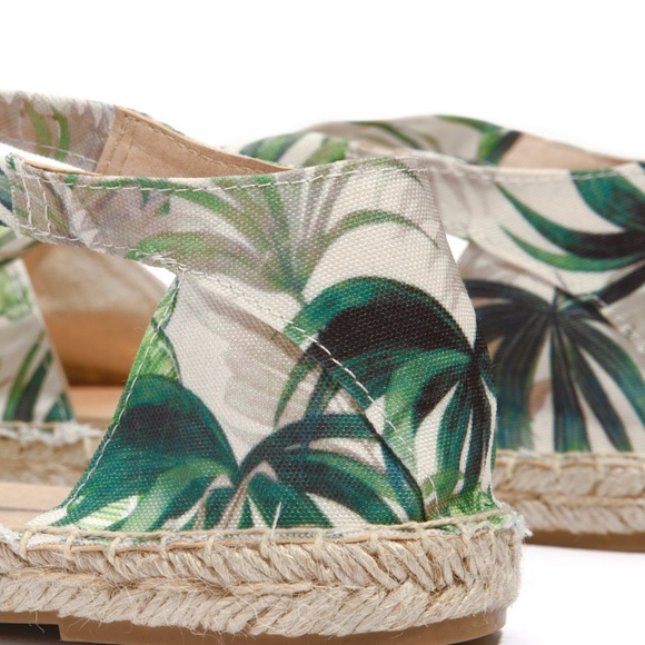 NEW** LADIES ANKLE STRAPS MULTI GREEN ESPADRILLE. - Picture 4 of 5
